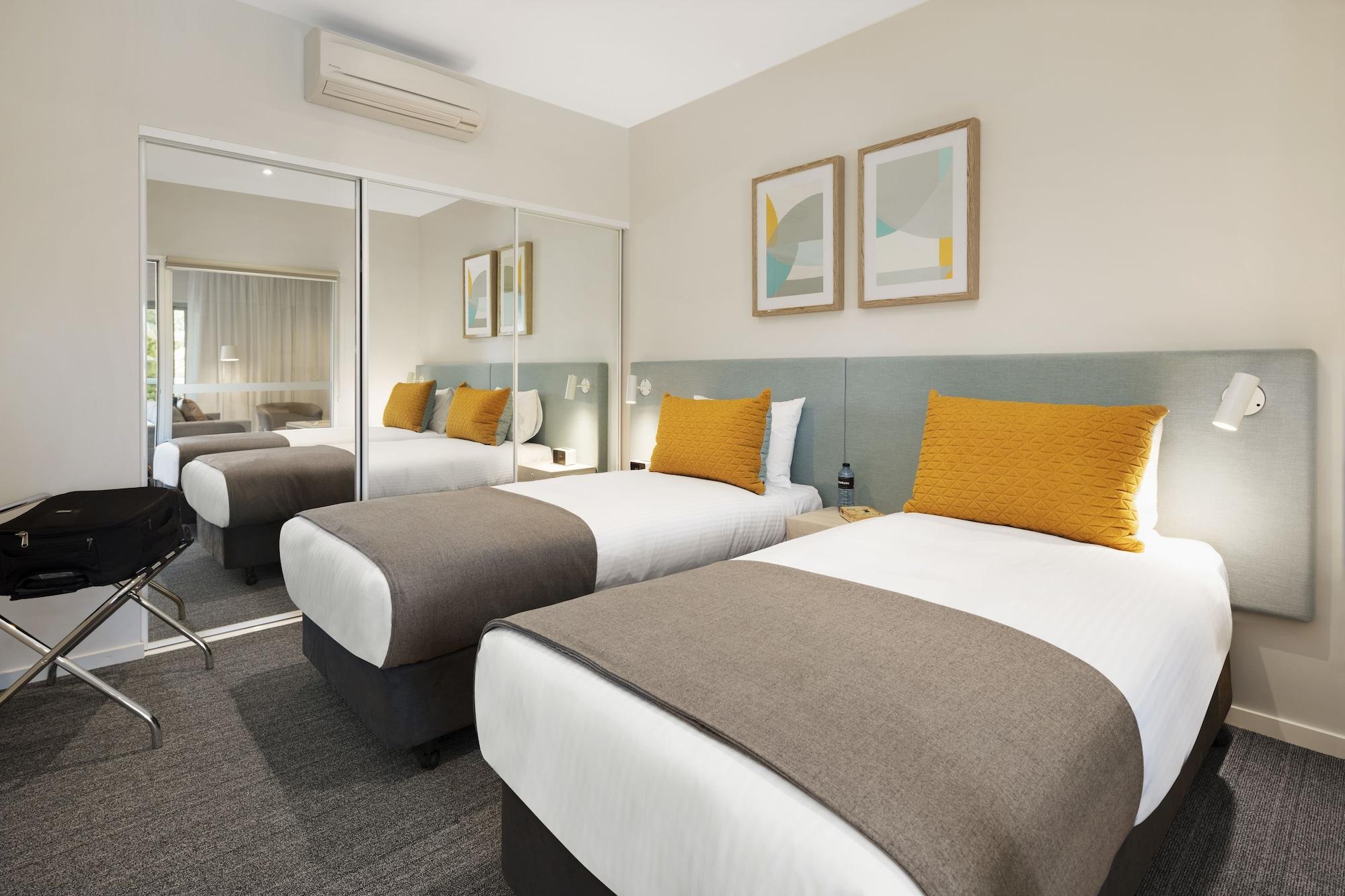 Quest Eight Mile Plains Aparthotel 4*