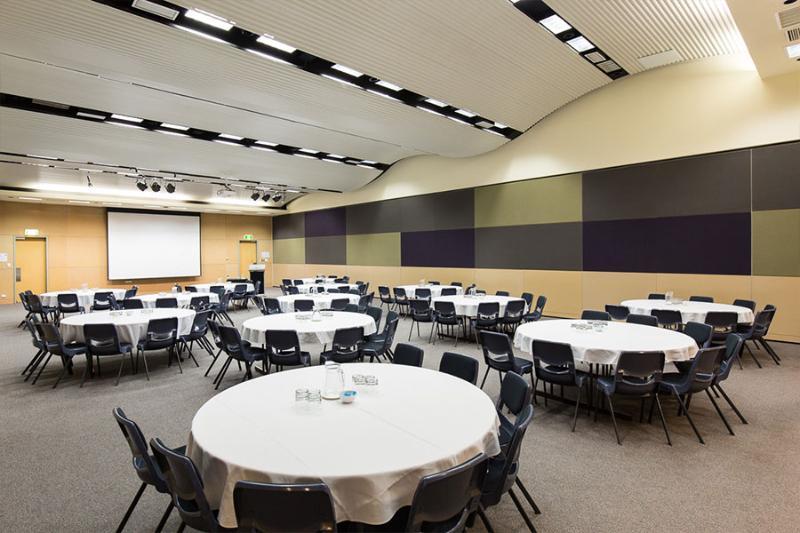 Quest Eight Mile Plains Aparthotel 4*